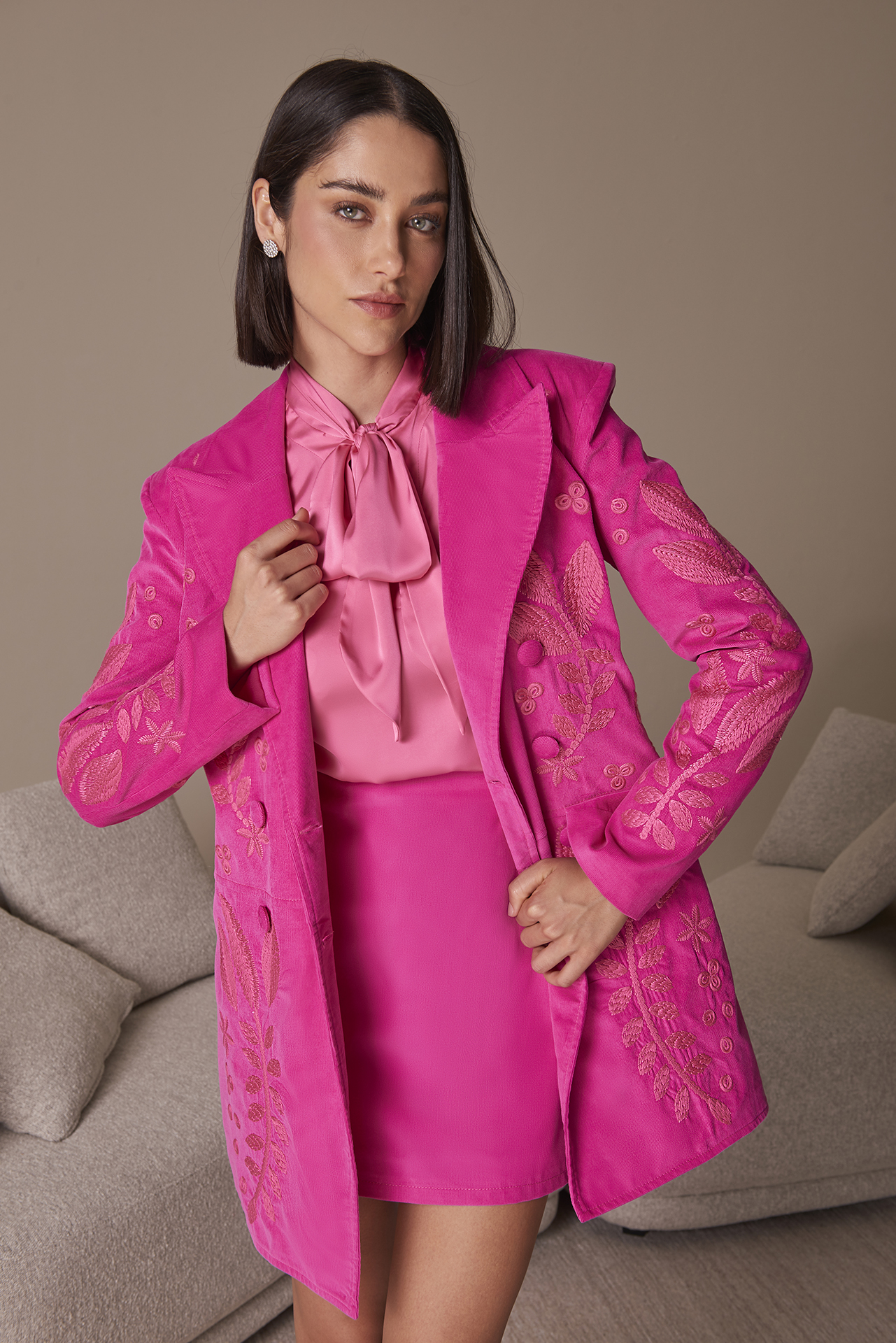 Inverno Chique: looks noturnos e arrasadores blazer rosa