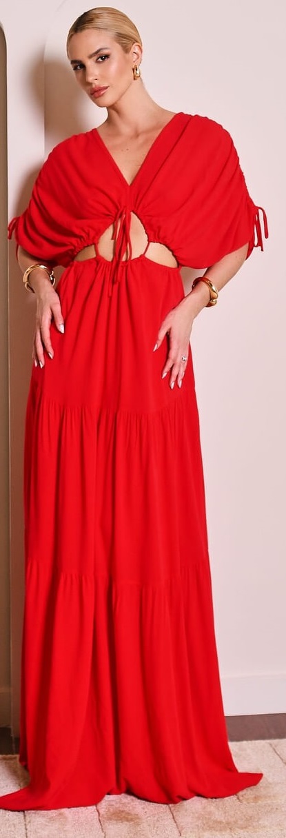Vestido longo com recortes vermelho